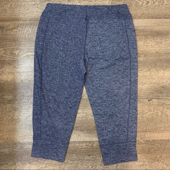 Mondetta French Terry Capri Crop Sweats - Picture 8 of 8